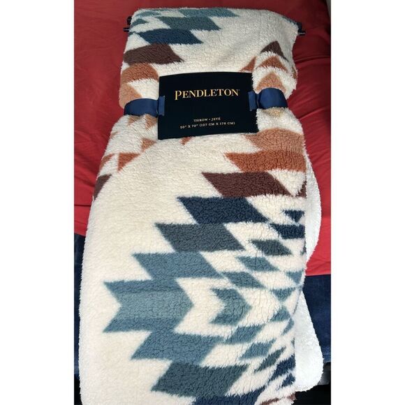 NWT Pendleton Peak Canyon Sherpa Throw Multicolor Fleece Blanket Southwest Aztec - Picture 1 of 5